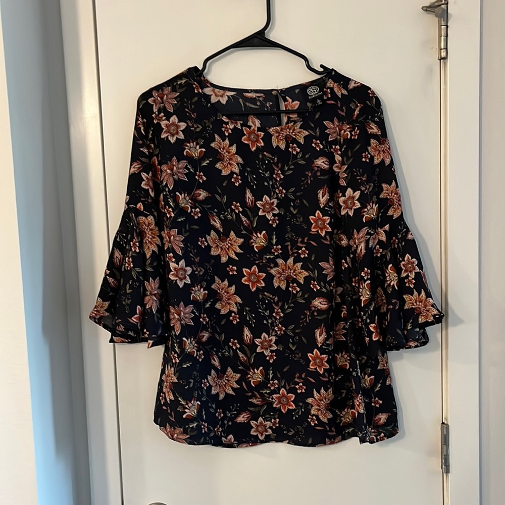 Pretty blouse for any season.